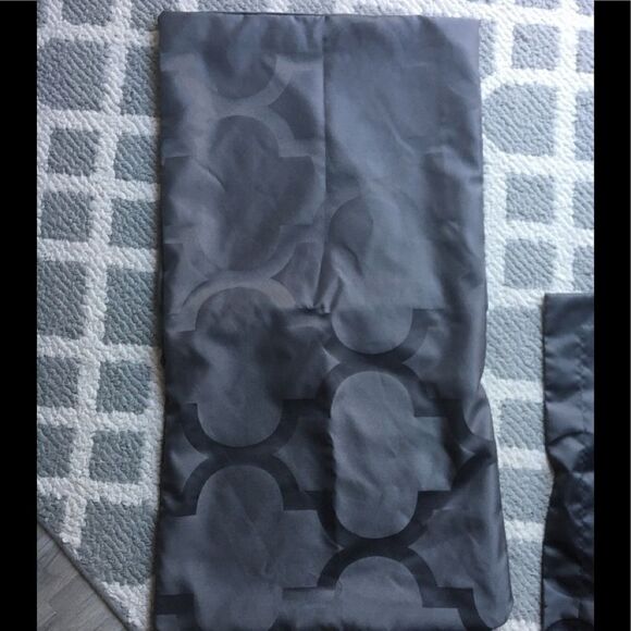 Pair of Shams - Picture 3 of 12